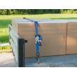 Samonavíjecí upínací popruh KERBL 37181 3 m / 25 mm / 300 kg, modrý